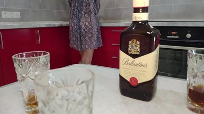 Sex s kamarádovou opilou manželkou. Doufám, že ji neotěhotním.